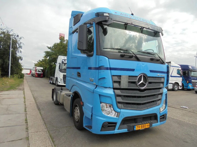 Mercedes-Benz Actros 1842 - شاحنة جرار: صور 3 Mercedes-Benz Actros 1842 - شاحنة جرار: صور 3