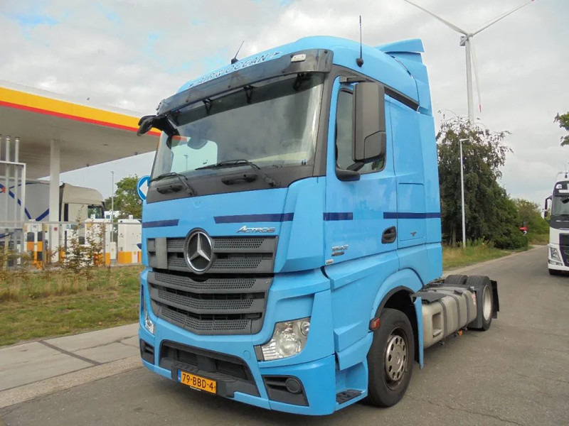 Mercedes-Benz Actros 1842 - شاحنة جرار: صور 1 Mercedes-Benz Actros 1842 - شاحنة جرار: صور 1