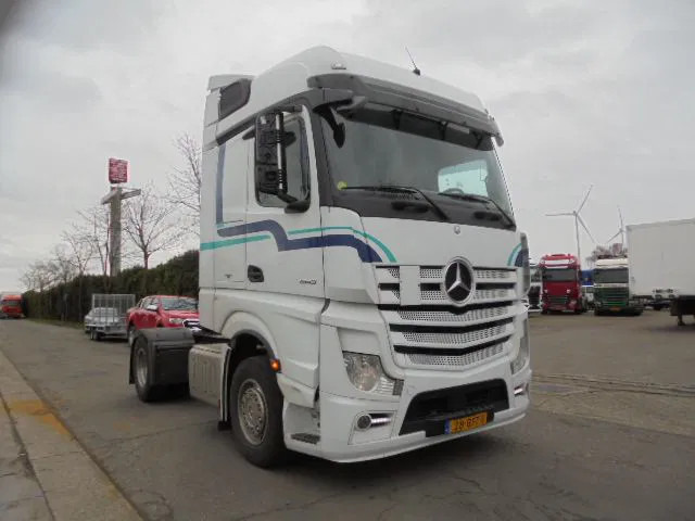 Mercedes-Benz Actros 1943 LS - شاحنة جرار: صور 3 Mercedes-Benz Actros 1943 LS - شاحنة جرار: صور 3