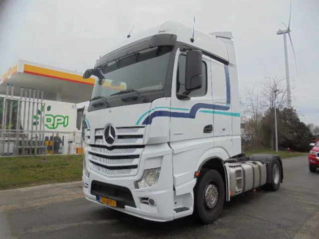 Mercedes-Benz Actros 1943 LS - شاحنة جرار: صور 1 Mercedes-Benz Actros 1943 LS - شاحنة جرار: صور 1