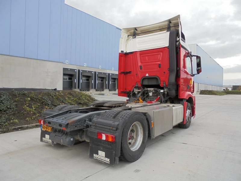 Mercedes-Benz Actros 1943 - شاحنة جرار: صور 5 Mercedes-Benz Actros 1943 - شاحنة جرار: صور 5