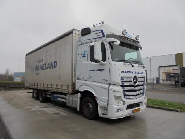 Mercedes-Benz Actros 2542 6X2 - شاحنة ستارة: صور 3 Mercedes-Benz Actros 2542 6X2 - شاحنة ستارة: صور 3