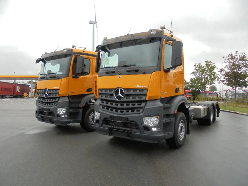 Mercedes-Benz Arocs 2848 6X2 NEW DEMO - الشاسيه شاحنة: صور 1 Mercedes-Benz Arocs 2848 6X2 NEW DEMO - الشاسيه شاحنة: صور 1