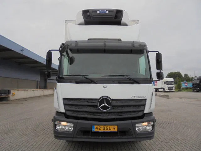 Mercedes-Benz Atego 1218 - متساوي شاحنة: صور 2 Mercedes-Benz Atego 1218 - متساوي شاحنة: صور 2