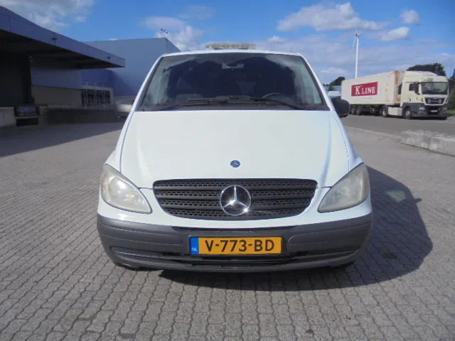 Mercedes-Benz Vito 110 - فان المدمجة, الشاحنات الصغيرة كابينة مزدوجة: صور 2 Mercedes-Benz Vito 110 - فان المدمجة, الشاحنات الصغيرة كابينة مزدوجة: صور 2