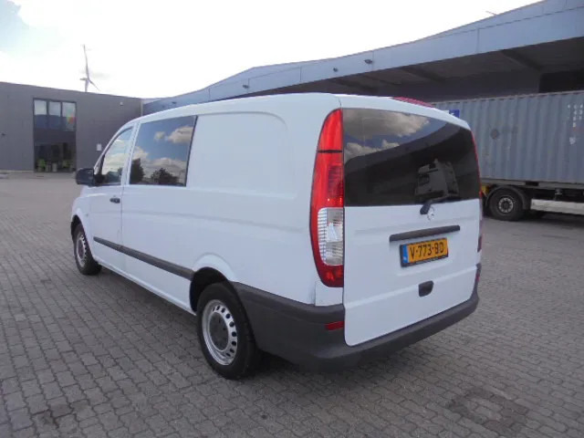 Mercedes-Benz Vito 110 - فان المدمجة, الشاحنات الصغيرة كابينة مزدوجة: صور 5 Mercedes-Benz Vito 110 - فان المدمجة, الشاحنات الصغيرة كابينة مزدوجة: صور 5