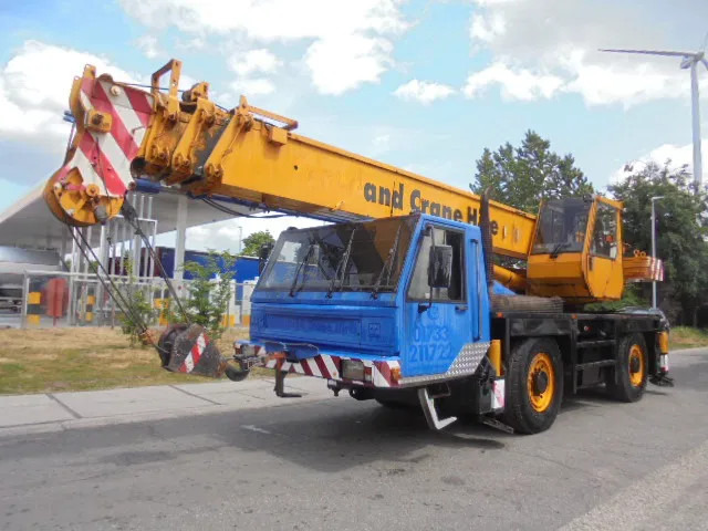 PPM ATT 350 4X4X4 - رافعة لجميع التضاريس: صور 3 PPM ATT 350 4X4X4 - رافعة لجميع التضاريس: صور 3