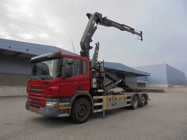 Scania P400 6X2 - شاحنة ذات الخطاف, شاحنة كرين: صور 1 Scania P400 6X2 - شاحنة ذات الخطاف, شاحنة كرين: صور 1