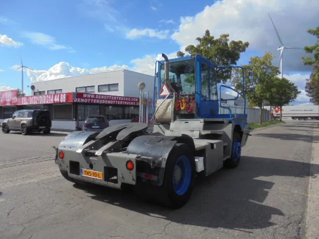 Terberg YT 182 NL KENTEKEN - جرارات صالات المطارات: صور 4 Terberg YT 182 NL KENTEKEN - جرارات صالات المطارات: صور 4