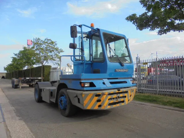 Terberg YT 182 + REGISTRATION - جرارات صالات المطارات: صور 3 Terberg YT 182 + REGISTRATION - جرارات صالات المطارات: صور 3