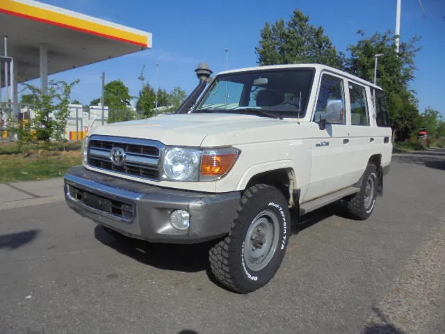 Toyota Land Cruiser HZJ76L 4X4 EXPORT OUTSIDE EU ONLY - سيارة: صور 1 Toyota Land Cruiser HZJ76L 4X4 EXPORT OUTSIDE EU ONLY - سيارة: صور 1