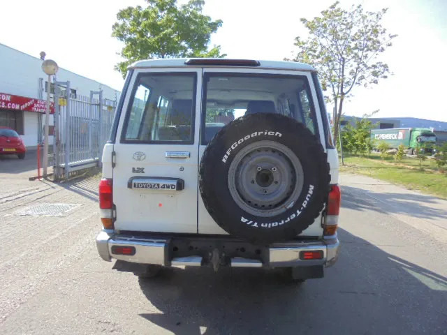 Toyota Land Cruiser HZJ76L 4X4 EXPORT OUTSIDE EU ONLY - سيارة: صور 5 Toyota Land Cruiser HZJ76L 4X4 EXPORT OUTSIDE EU ONLY - سيارة: صور 5