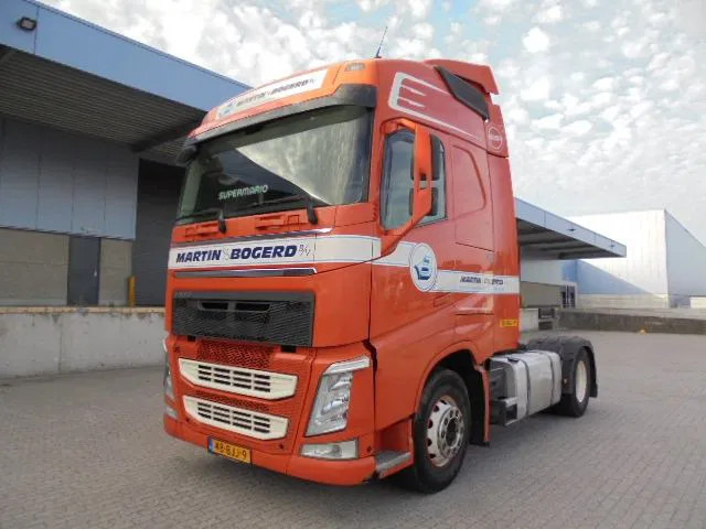 Volvo FH 460 - شاحنة جرار: صور 1 Volvo FH 460 - شاحنة جرار: صور 1