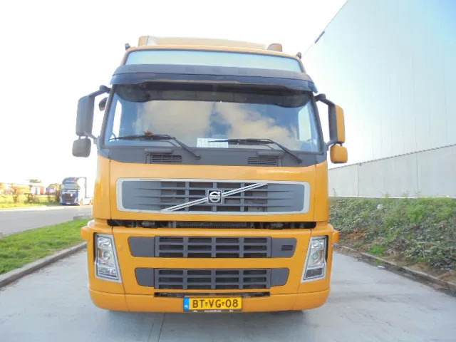 Volvo FM FM 300 LOW KM - بصندوق مغلق شاحنة: صور 2 Volvo FM FM 300 LOW KM - بصندوق مغلق شاحنة: صور 2
