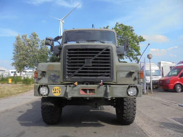 Volvo N 10 6X6 L + FASSI - شاحنة كرين: صور 2 Volvo N 10 6X6 L + FASSI - شاحنة كرين: صور 2