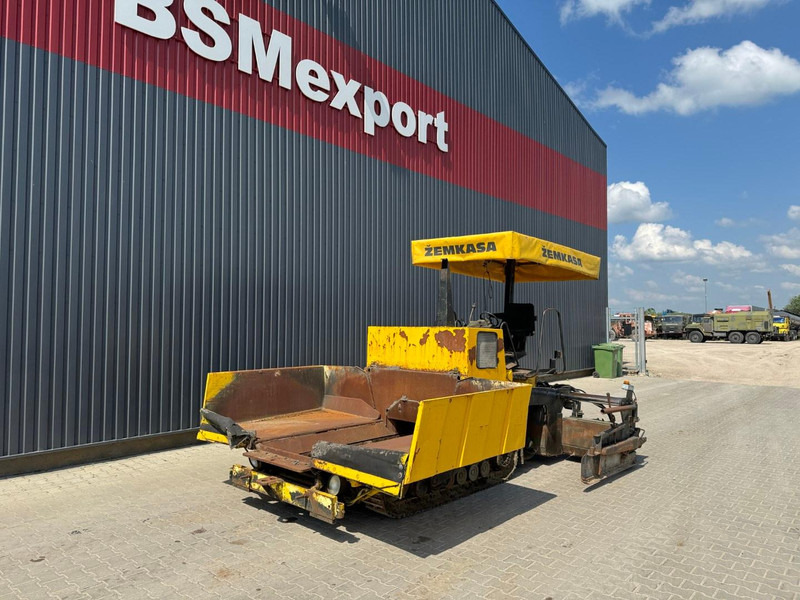 ABG Titan 111 ABG - crawler asphalt paver - العامل بالقار: صور 1 ABG Titan 111 ABG - crawler asphalt paver - العامل بالقار: صور 1