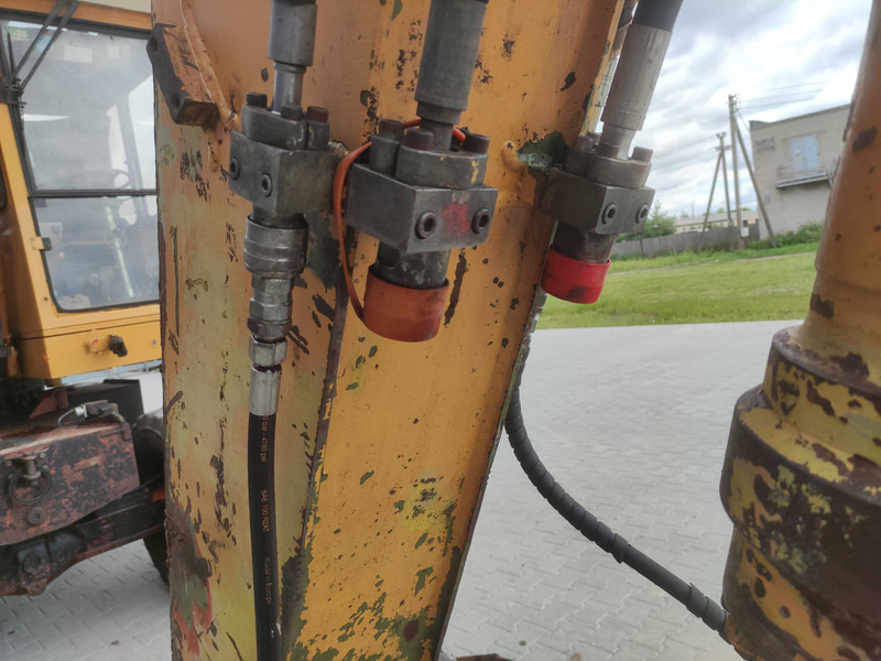 Caterpillar 214 B wheel excavator - حفارة على عجلات: صور 4 Caterpillar 214 B wheel excavator - حفارة على عجلات: صور 4