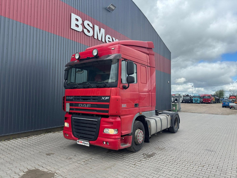 DAF XF 105.460 - شاحنة جرار: صور 1 DAF XF 105.460 - شاحنة جرار: صور 1