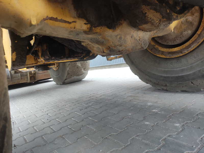 اللودر بعجل Volvo L220 wheel loader: صور 14
