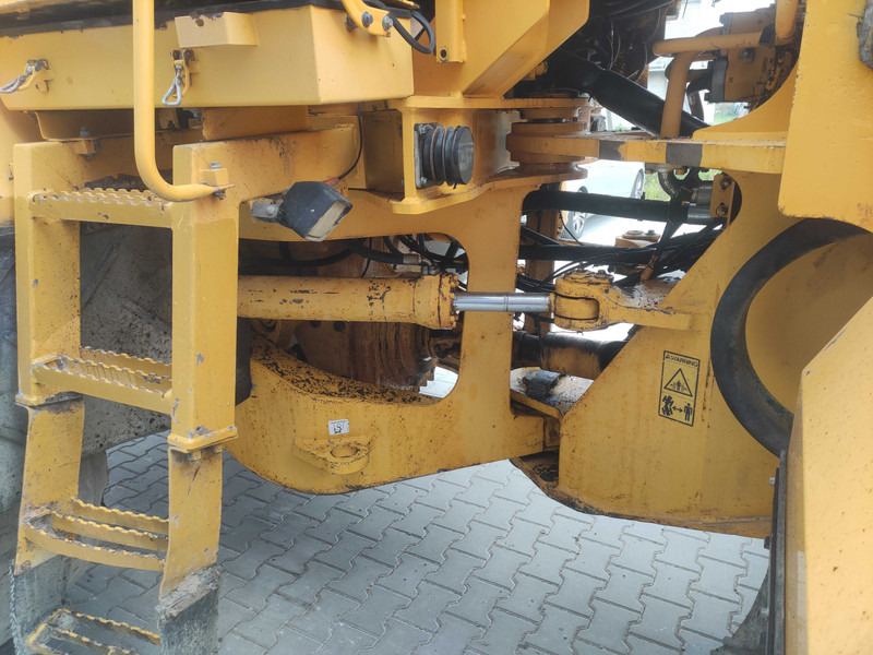 اللودر بعجل Volvo L220 wheel loader: صور 10