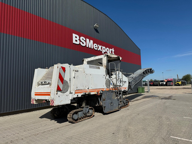 Wirtgen 2000 DC - آلة أسفلت: صور 1 Wirtgen 2000 DC - آلة أسفلت: صور 1