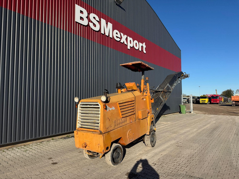 Wirtgen W500 - ماكينات لصقل الأسفلت: صور 1 Wirtgen W500 - ماكينات لصقل الأسفلت: صور 1