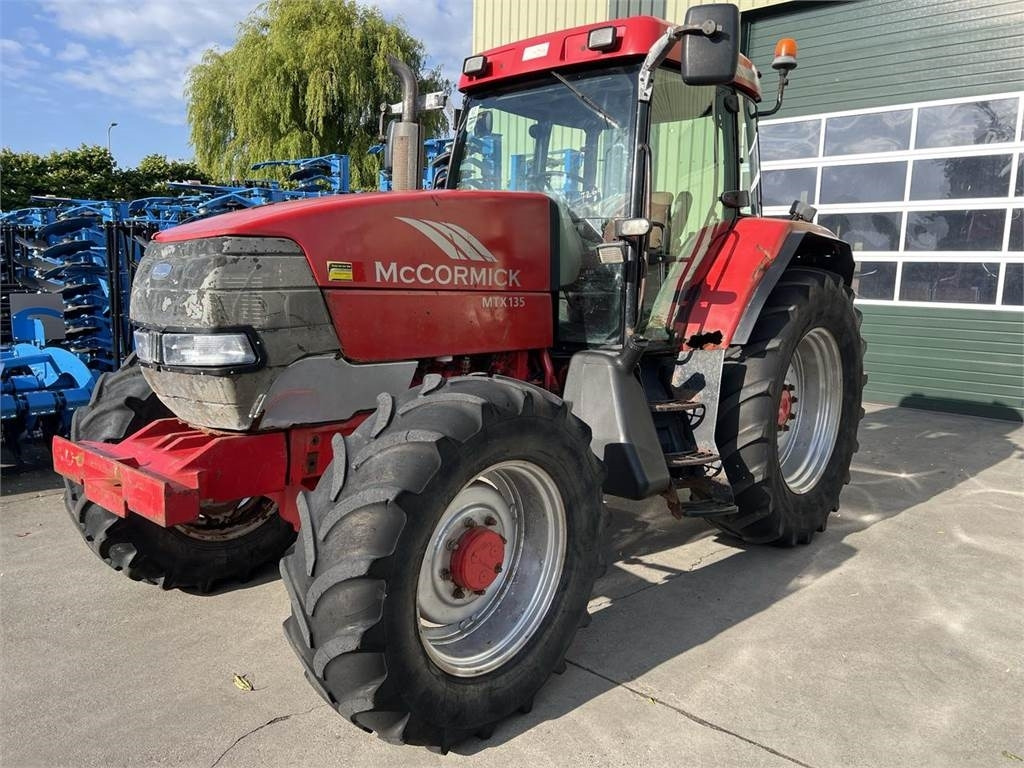 McCormick MTX135 - جرار: صور 1 McCormick MTX135 - جرار: صور 1