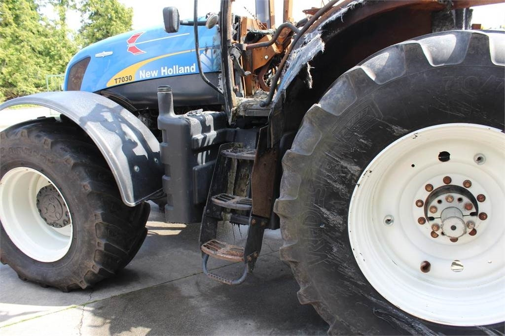 New Holland T7030 - جرار: صور 5 New Holland T7030 - جرار: صور 5