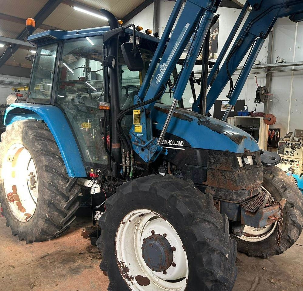 New Holland TS 90 - جرار: صور 2 New Holland TS 90 - جرار: صور 2
