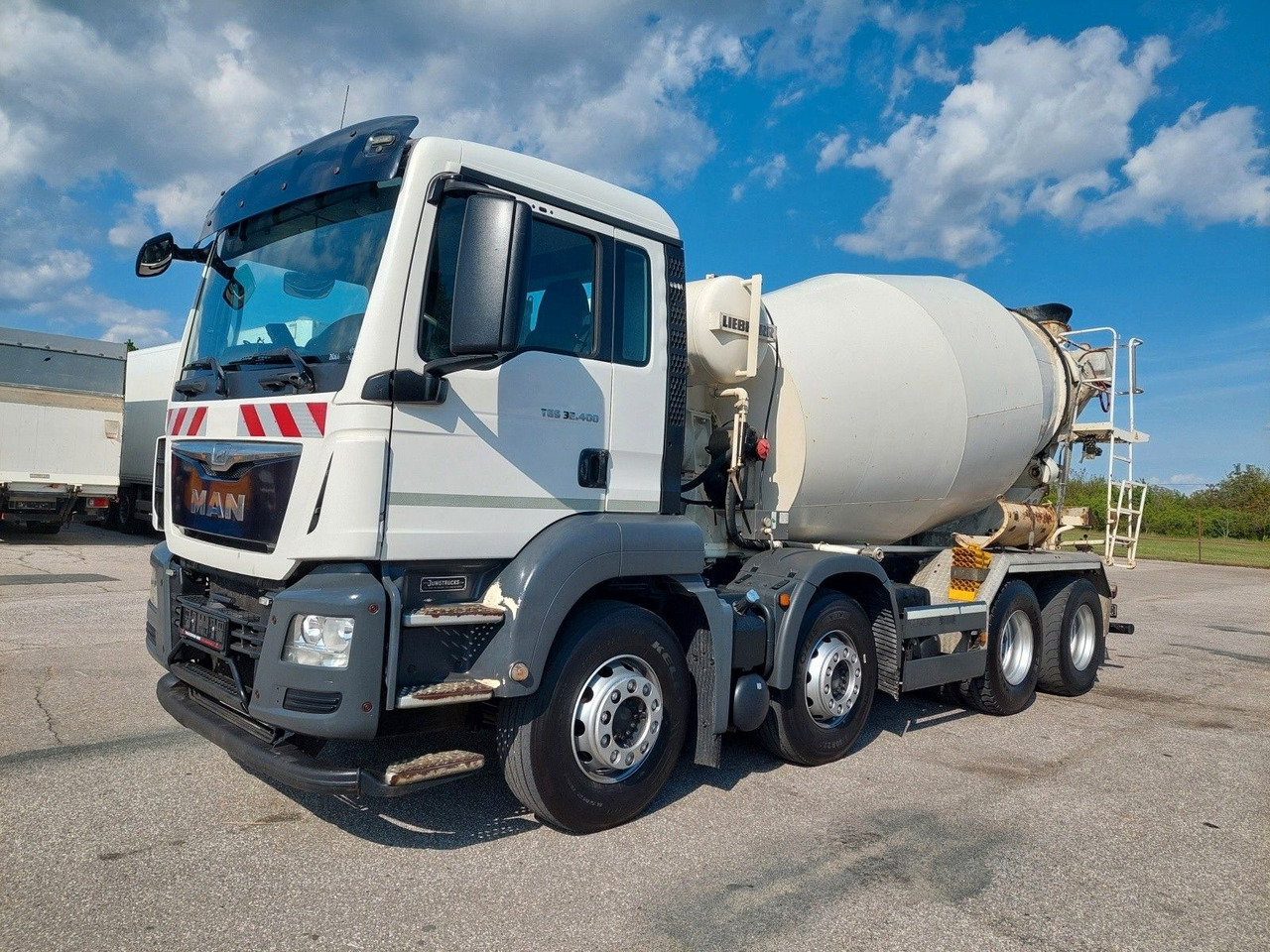 MAN TGS 32.400 8X4 BB Liebherr 9 m³ - شاحنة خلاطة خرسانة: صور 1 MAN TGS 32.400 8X4 BB Liebherr 9 m³ - شاحنة خلاطة خرسانة: صور 1