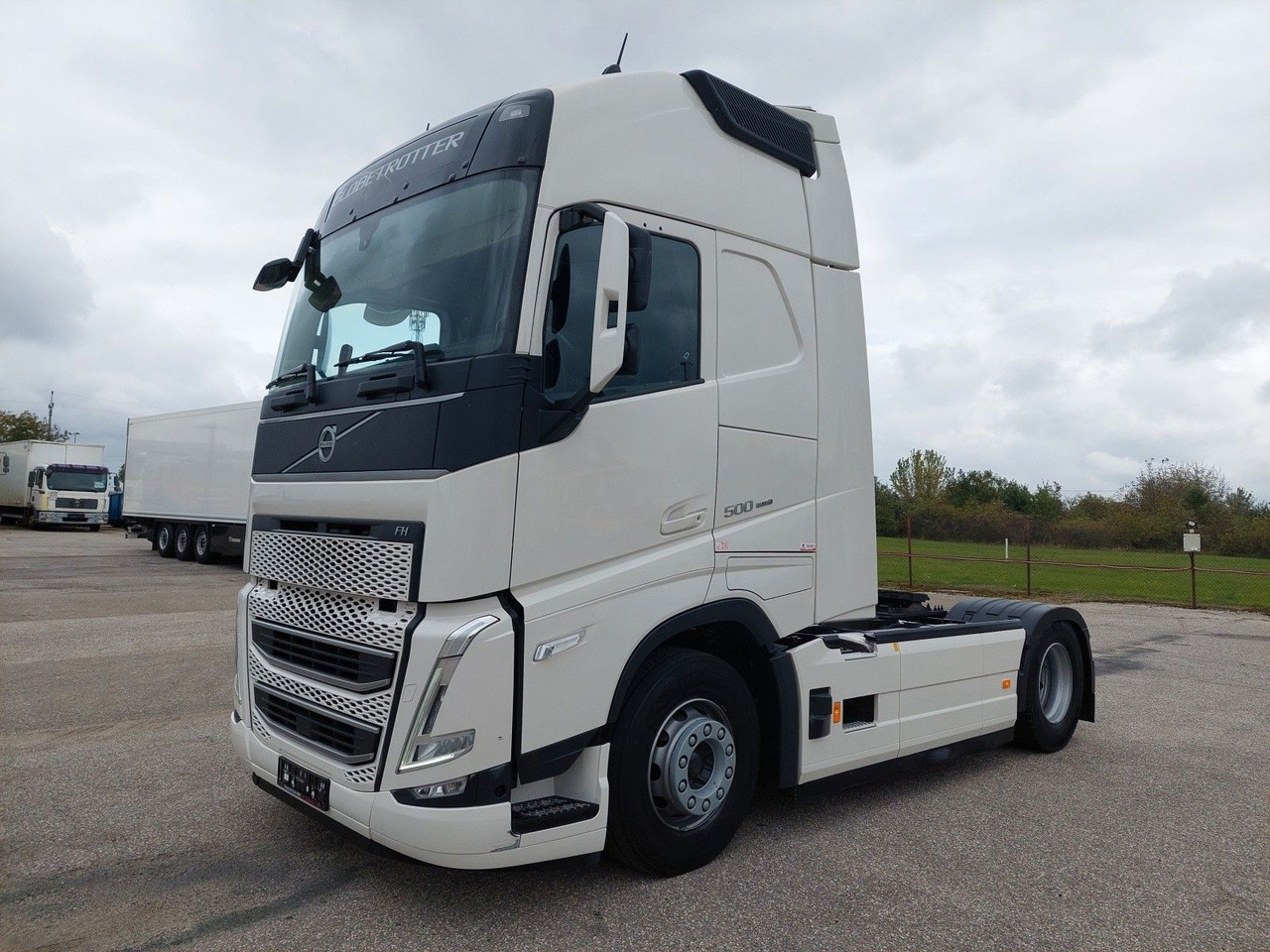 Volvo FH 13 Globetrotter XL 500 - شاحنة جرار: صور 1 Volvo FH 13 Globetrotter XL 500 - شاحنة جرار: صور 1