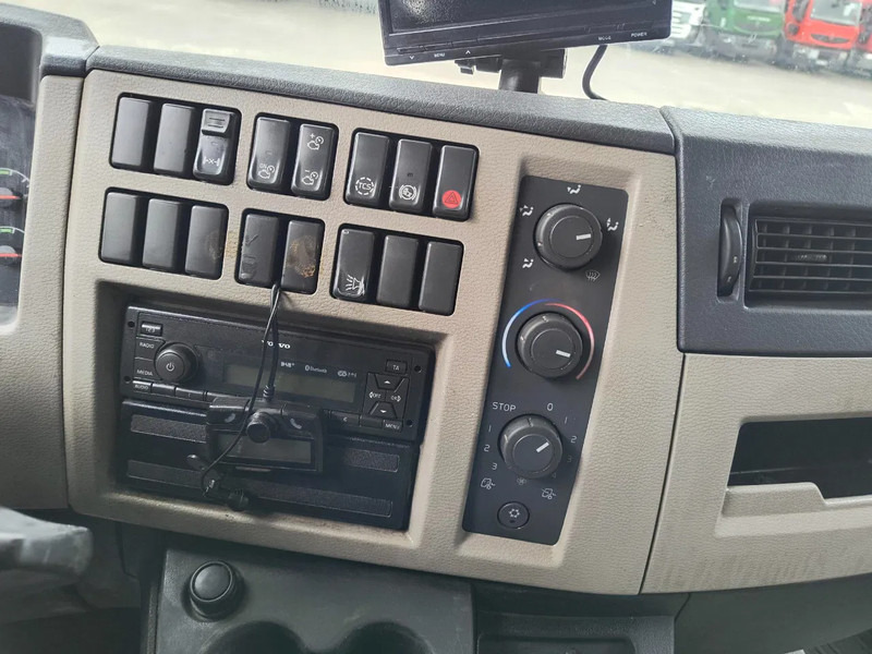 بصندوق مغلق شاحنة Volvo FL 240 D'HOLLANDIA 2000KG - 5,76M BOX: صور 9