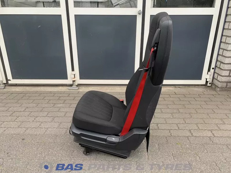 DAF CF Euro 6 - مقاعد السيارات - شاحنة: صور 2 DAF CF Euro 6 - مقاعد السيارات - شاحنة: صور 2