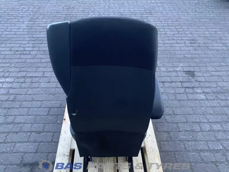 DAF CF Euro 6 - مقاعد السيارات - شاحنة: صور 3 DAF CF Euro 6 - مقاعد السيارات - شاحنة: صور 3
