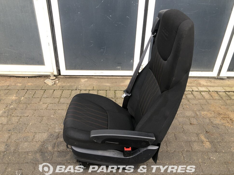 DAF CF Euro 6 - مقاعد السيارات - شاحنة: صور 2 DAF CF Euro 6 - مقاعد السيارات - شاحنة: صور 2