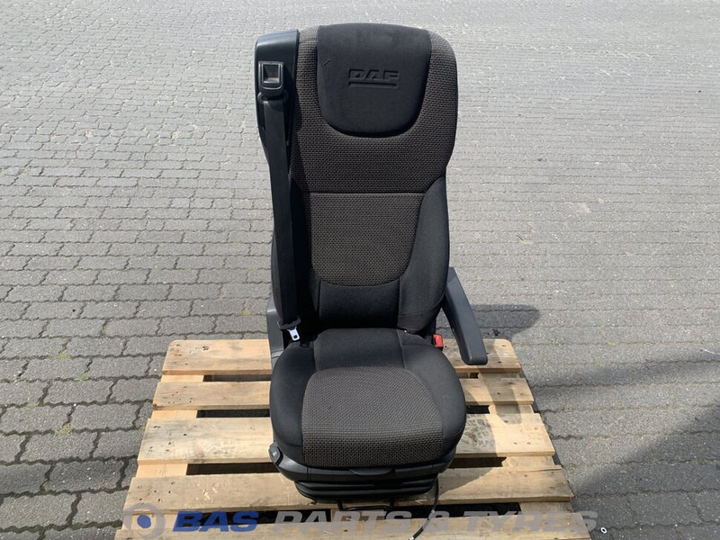 DAF CF Euro 6 - مقاعد السيارات - شاحنة: صور 1 DAF CF Euro 6 - مقاعد السيارات - شاحنة: صور 1