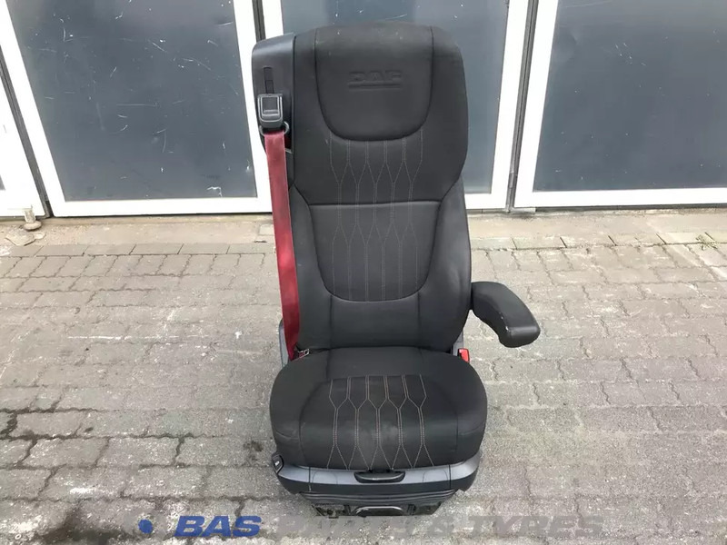 DAF CF Euro 6 - مقاعد السيارات - شاحنة: صور 1 DAF CF Euro 6 - مقاعد السيارات - شاحنة: صور 1