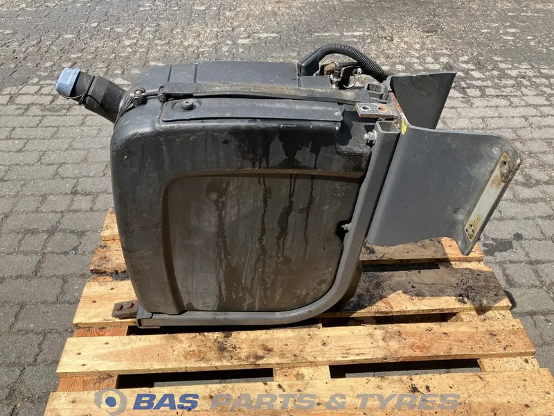DAF DAF AdBlue tank 1928707 - قطع الغيار - شاحنة: صور 2 DAF DAF AdBlue tank 1928707 - قطع الغيار - شاحنة: صور 2