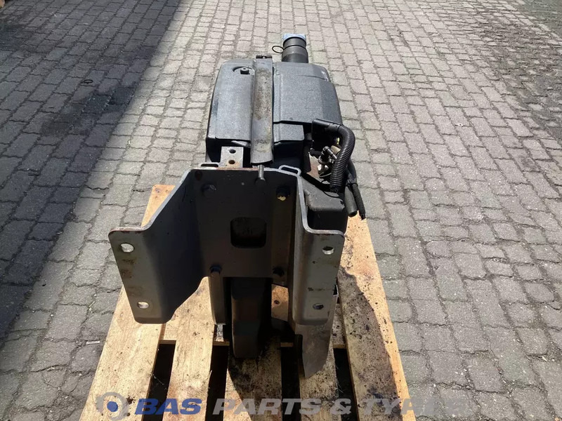 DAF DAF AdBlue tank 1928707 - قطع الغيار - شاحنة: صور 3 DAF DAF AdBlue tank 1928707 - قطع الغيار - شاحنة: صور 3