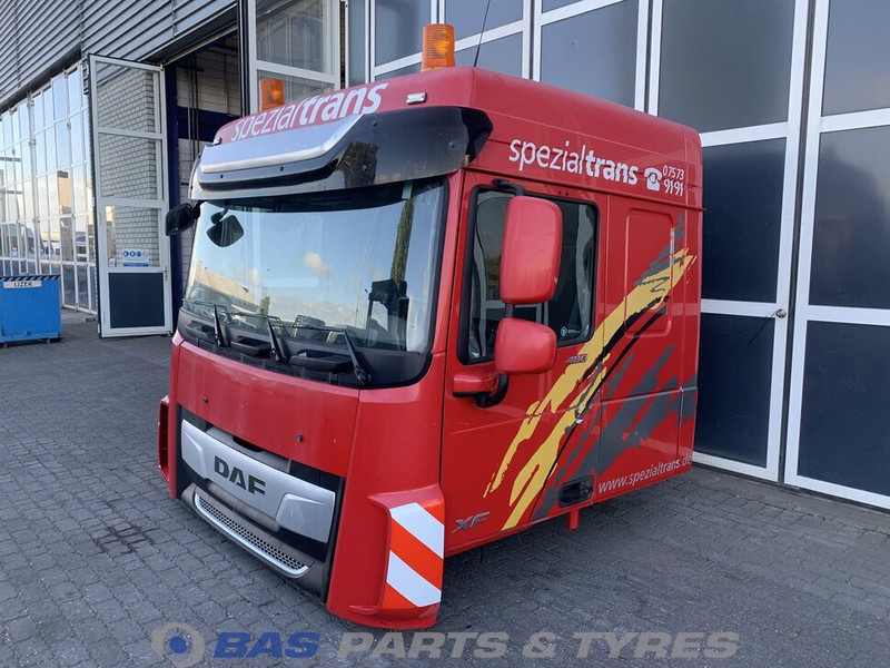 DAF XF106 DAF Space Cab L2H2 1811560 - الكابينة والداخلية - شاحنة: صور 1 DAF XF106 DAF Space Cab L2H2 1811560 - الكابينة والداخلية - شاحنة: صور 1
