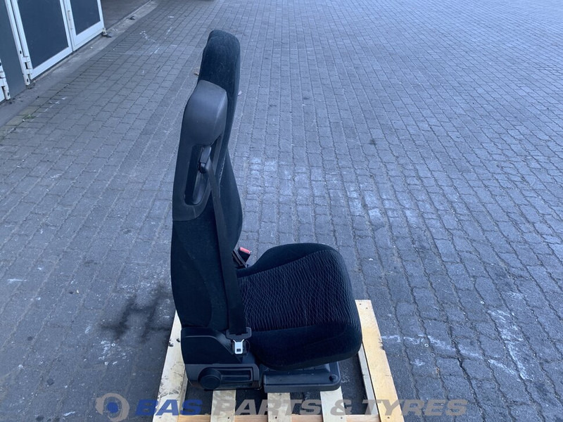 Mercedes-Benz Actros MP4 Bijrijdersstoel Mercedes A 960 910 38 03 - مقاعد السيارات - شاحنة: صور 5 Mercedes-Benz Actros MP4 Bijrijdersstoel Mercedes A 960 910 38 03 - مقاعد السيارات - شاحنة: صور 5