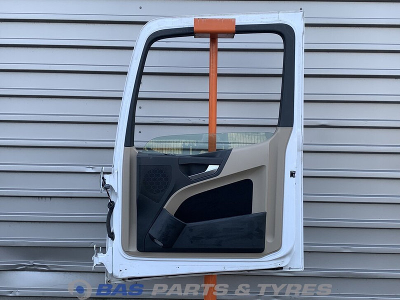 Mercedes-Benz Actros MP4 Portier Rechts Mercedes A 960 720 24 03 - باب و قطع الغيار - شاحنة: صور 2 Mercedes-Benz Actros MP4 Portier Rechts Mercedes A 960 720 24 03 - باب و قطع الغيار - شاحنة: صور 2