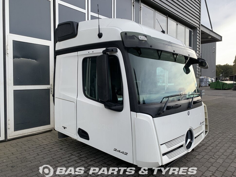 Mercedes-Benz Actros MP4 - الكابينة والداخلية - شاحنة: صور 2 Mercedes-Benz Actros MP4 - الكابينة والداخلية - شاحنة: صور 2