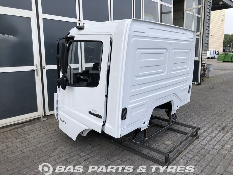 Mercedes-Benz Atego MP4 Mercedes ClassicSpace S-cab L1H1 A 973 600 00 20 - الكابينة والداخلية - شاحنة: صور 3 Mercedes-Benz Atego MP4 Mercedes ClassicSpace S-cab L1H1 A 973 600 00 20 - الكابينة والداخلية - شاحنة: صور 3