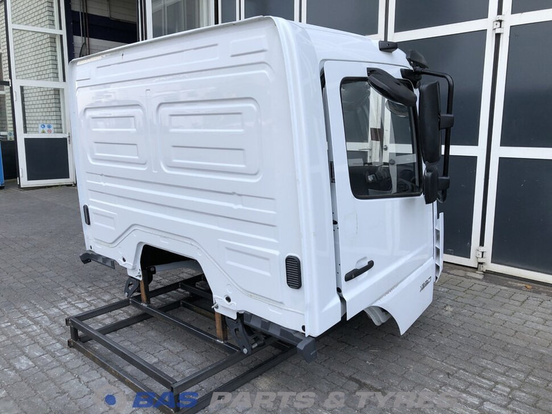 Mercedes-Benz Atego MP4 Mercedes ClassicSpace S-cab L1H1 A 973 600 00 20 - الكابينة والداخلية - شاحنة: صور 4 Mercedes-Benz Atego MP4 Mercedes ClassicSpace S-cab L1H1 A 973 600 00 20 - الكابينة والداخلية - شاحنة: صور 4