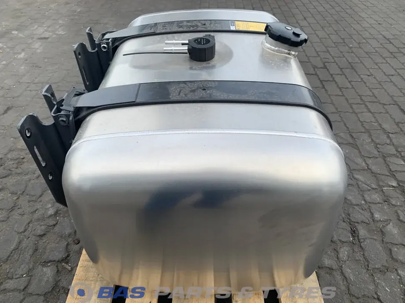 Mercedes-Benz Brandstoftank Mercedes 290 Liter A 960 470 00 04 - خزان وقود - شاحنة: صور 4 Mercedes-Benz Brandstoftank Mercedes 290 Liter A 960 470 00 04 - خزان وقود - شاحنة: صور 4