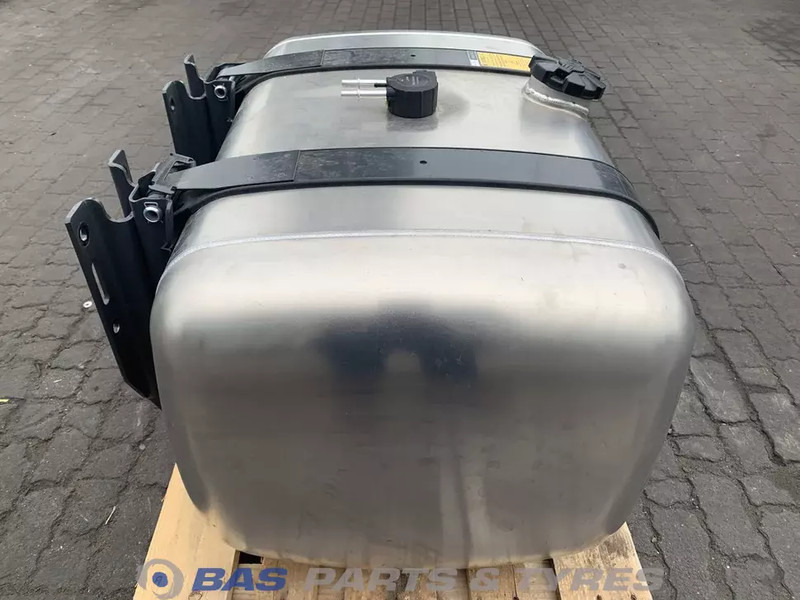 Mercedes-Benz Brandstoftank Mercedes 290 Liter A 960 470 00 04 - خزان وقود - شاحنة: صور 4 Mercedes-Benz Brandstoftank Mercedes 290 Liter A 960 470 00 04 - خزان وقود - شاحنة: صور 4