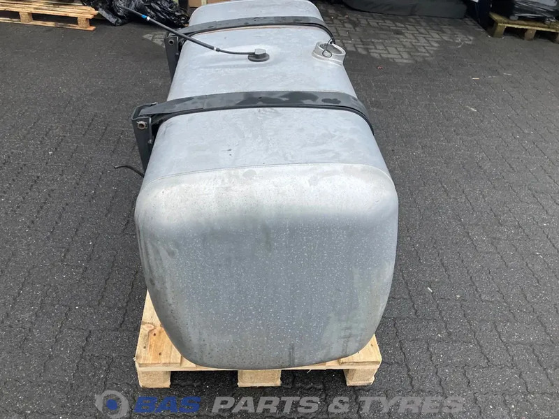 Mercedes-Benz Brandstoftank Mercedes 630 Liter A 960 470 39 03 - خزان وقود - شاحنة: صور 4 Mercedes-Benz Brandstoftank Mercedes 630 Liter A 960 470 39 03 - خزان وقود - شاحنة: صور 4