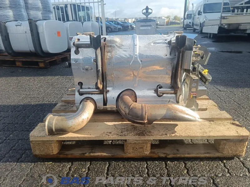 Mercedes-Benz - كاتم صوت - شاحنة: صور 1 Mercedes-Benz - كاتم صوت - شاحنة: صور 1