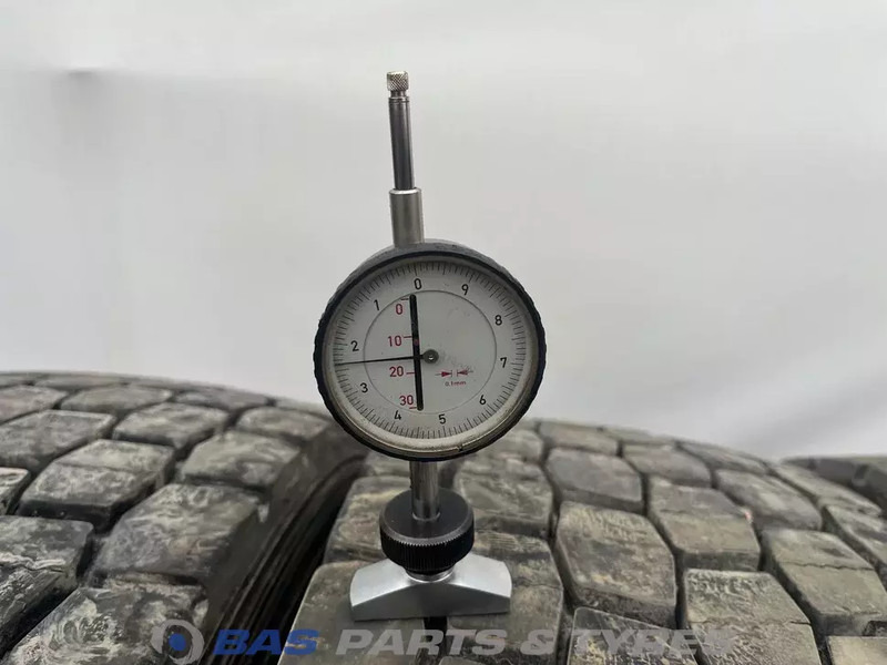 Michelin Michelin 275/70R22.5 X Multi D 148/145 M+S 3PMSF gebruikte set - الإطارات - شاحنة: صور 3 Michelin Michelin 275/70R22.5 X Multi D 148/145 M+S 3PMSF gebruikte set - الإطارات - شاحنة: صور 3